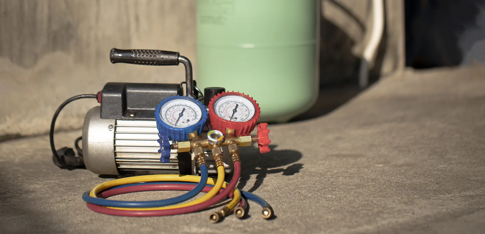 refrigerant leak detector